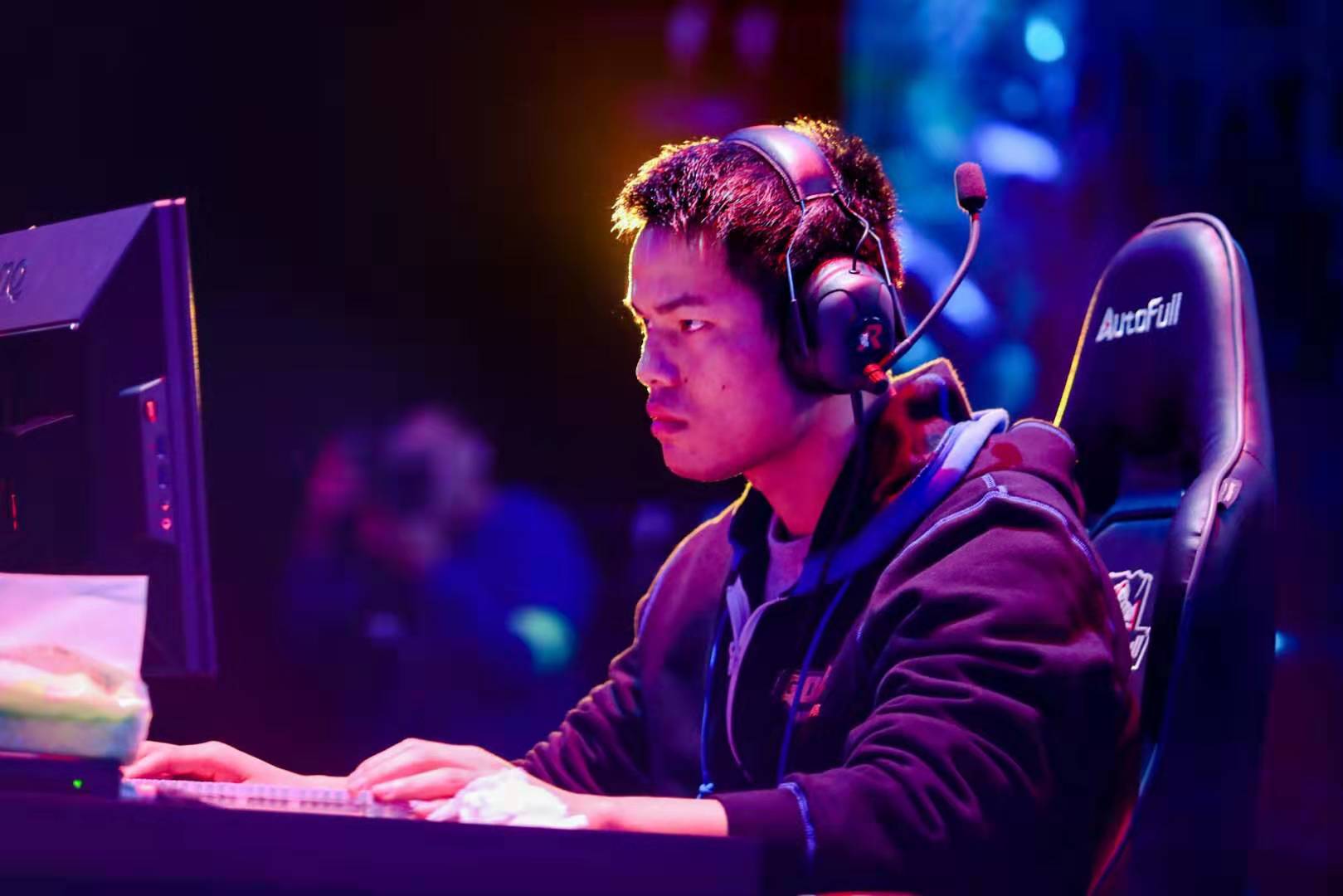 节奏活跃且 节奏活跃且